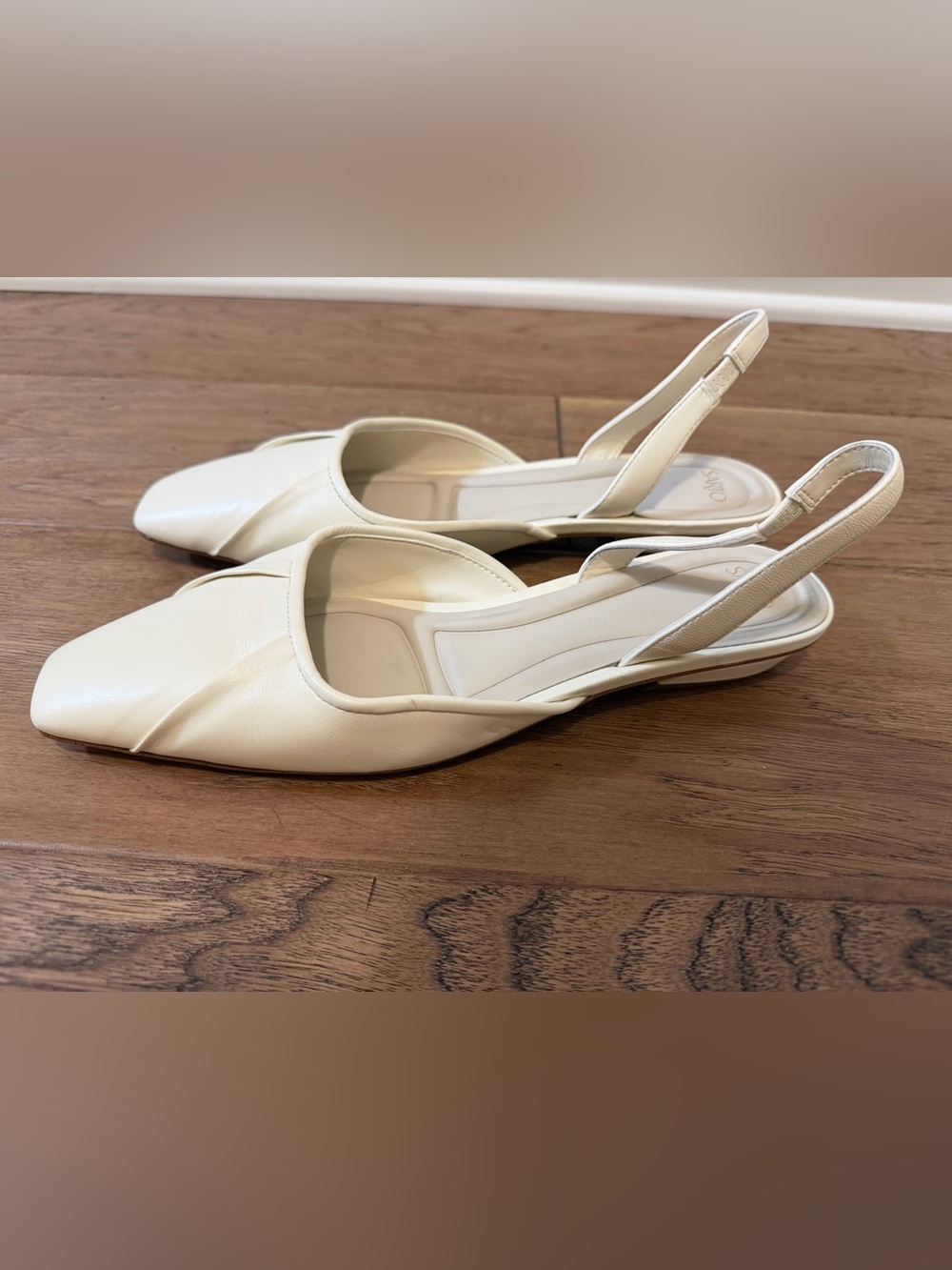 Sarto Debbie Flats white cream NWOTSize 9 / 40